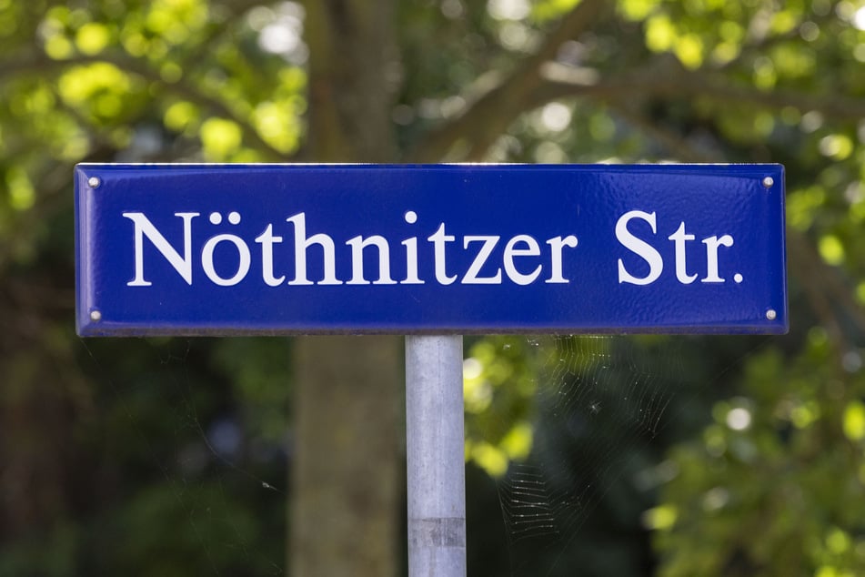 Mit der politischen Wende kam auch der Wandel am TU-Campus an der Nöthnitzer Straße, der bis dahin vor allem durch Sportkomplexe geprägt war.