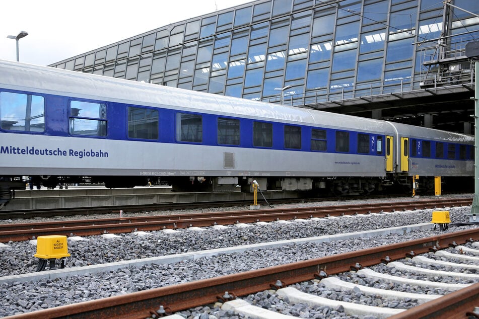 Die Bahnstrecke zwischen Leipzig und Chemnitz ist ab Montag von Bauarbeiten betroffen. (Archivfoto)