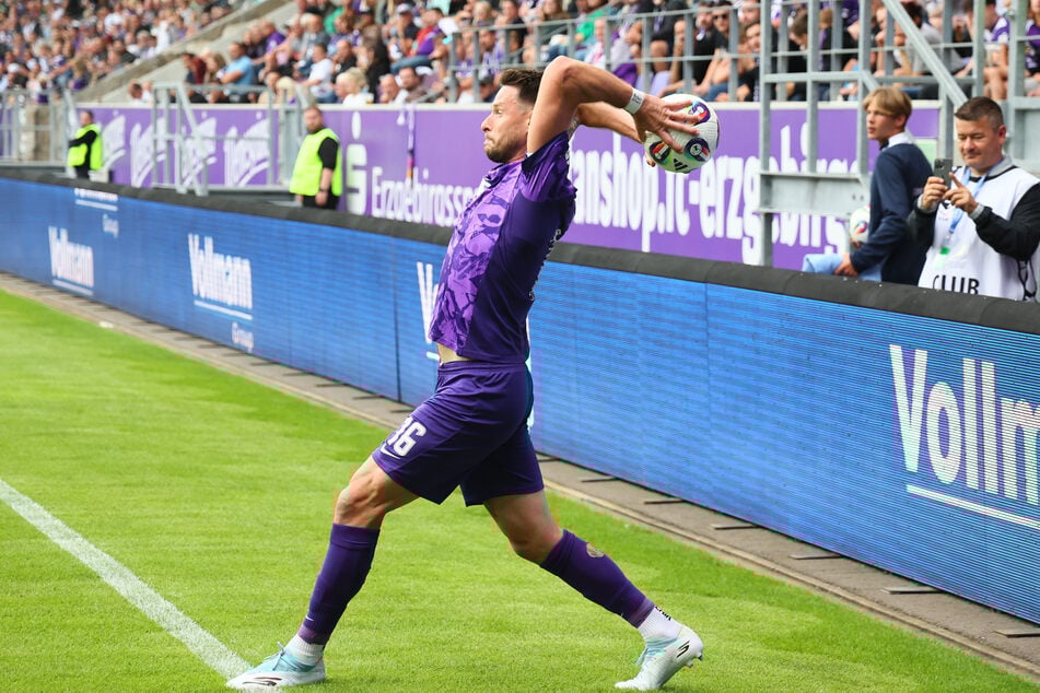 Einwurf-Experte Ryan Malone sorgte bei den Aue-Fans für Euphorie.