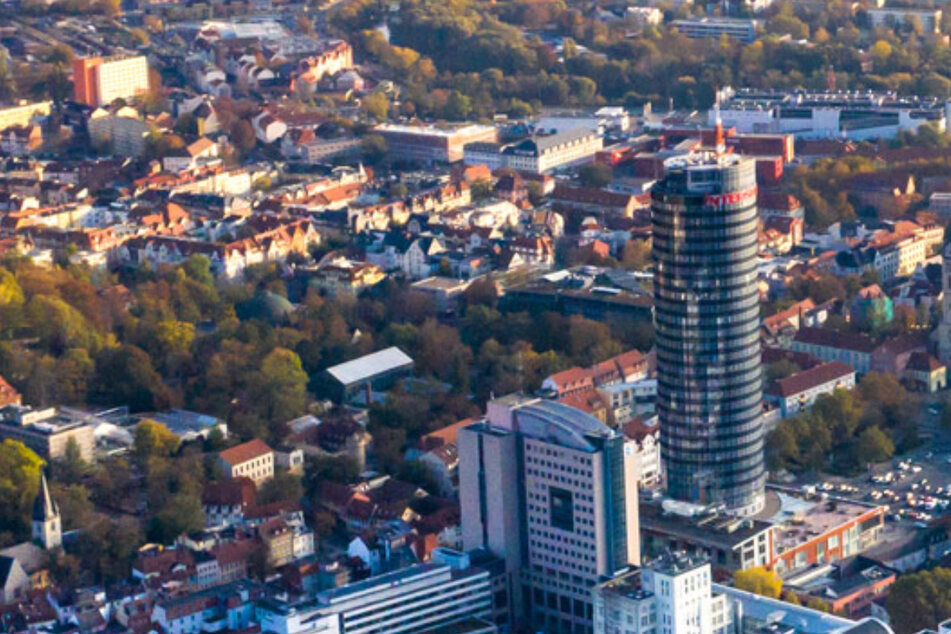 Optische Industrie: Die Stadt hat eine lange Tradition in der optischen Industrie, was zu einer starken Wirtschaft und innovativen Unternehmen führt.