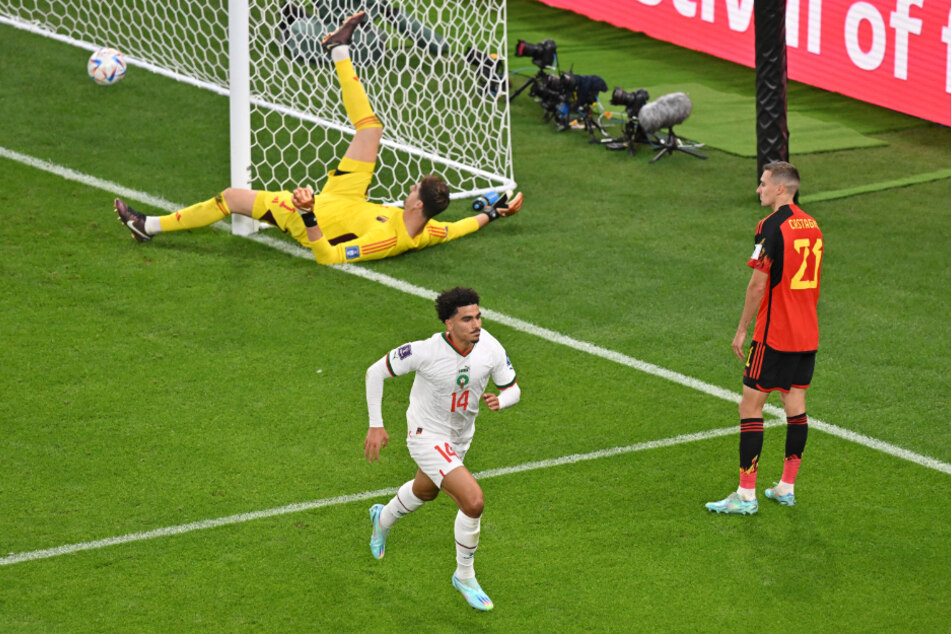 Gegen Belgien traf Zakaria Aboukhlal (M.) nach Einwechslung zum 2:0-Endstand.