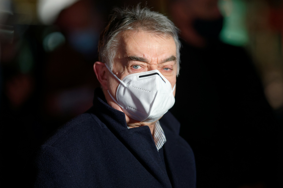 Als erster Minister in der NRW-Landesregierung ist Innenminister Herbert Reul (68, CDU) bei einem Schnelltest positiv auf das Coronavirus getestet worden.