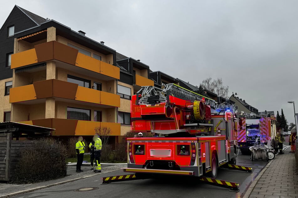 Die Feuerwehr kümmerte sich um das Feuer.