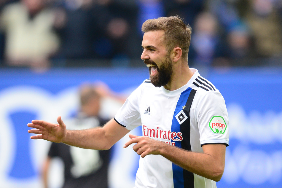 HSV-Stürmer Lukas Hinterseer (29) steht vor einem Wechsel nach Südkorea. (Archivfoto)