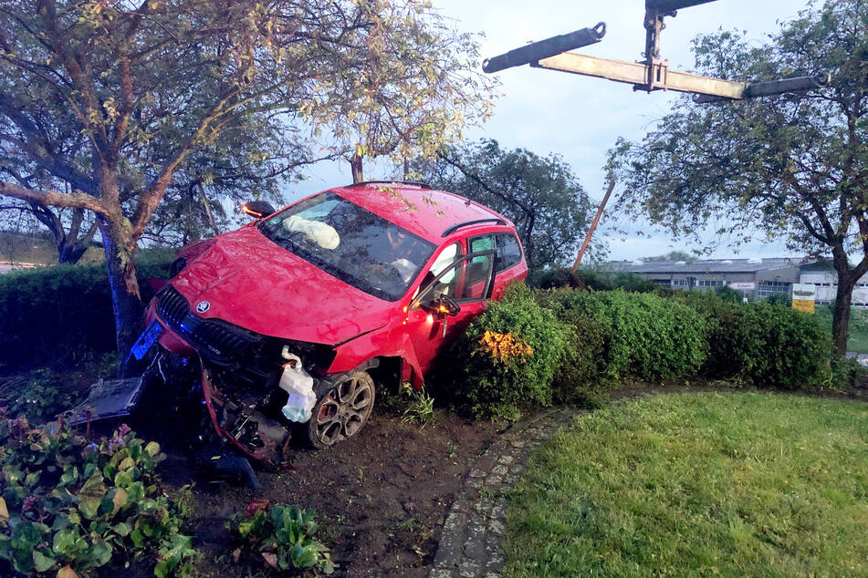 Wie durch ein Wunder wurde der junge Autofahrer bei dem Unfall nicht verletzt.