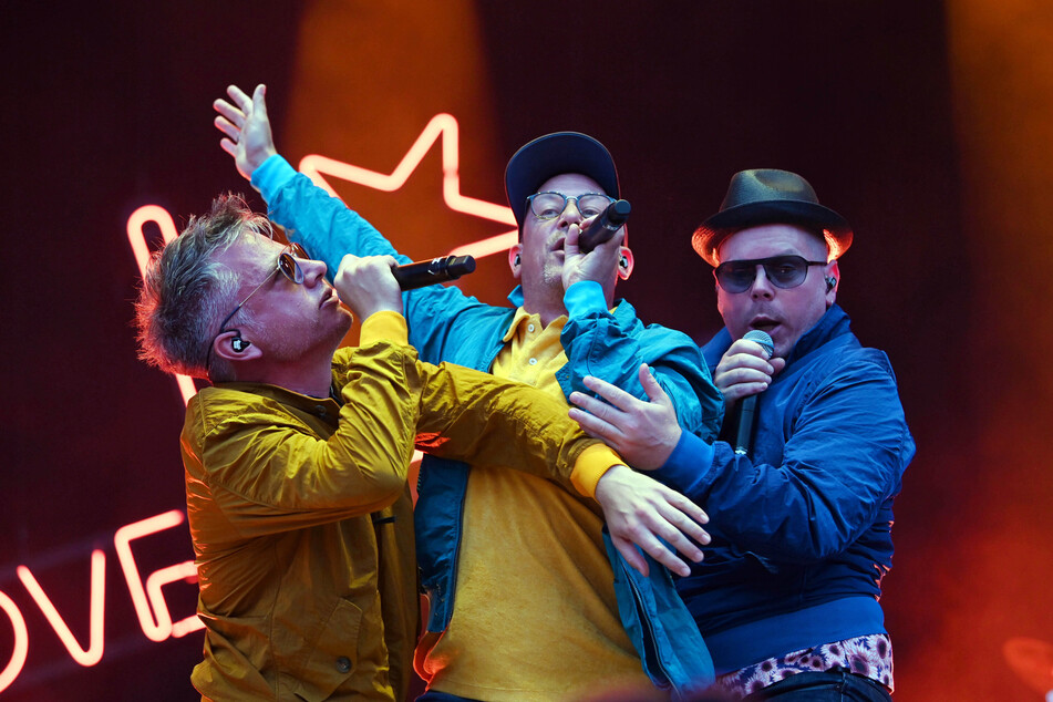 Die Band Fettes Brot - Martin Vandreier alias "Dokter Renz" (48, l-r), Björn Warns alias "Björn Beton" (49) und Boris Lauterbach alias "König Boris" (48) gehen ein letztes Mal auf Tour.