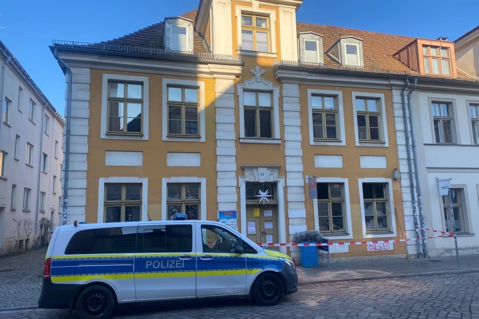 Die Brandursache ist ungeklärt.