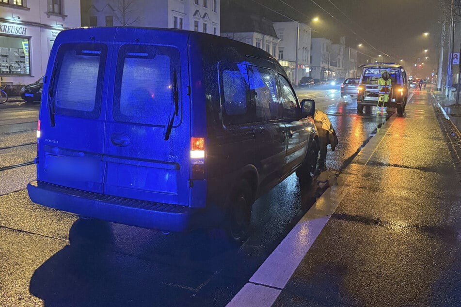 Das Fahrzeug war auf der Schandauer Straße stadtauswärts unterwegs.
