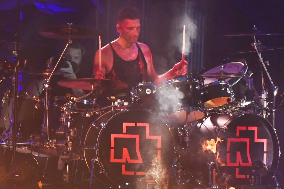 Christoph Schneider sitzt seit Bandgründung bei Rammstein am Schlagzeug.