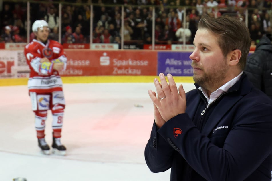 Seit 2023 ist Jussi Tuores (36) Cheftrainer der Eispiraten.