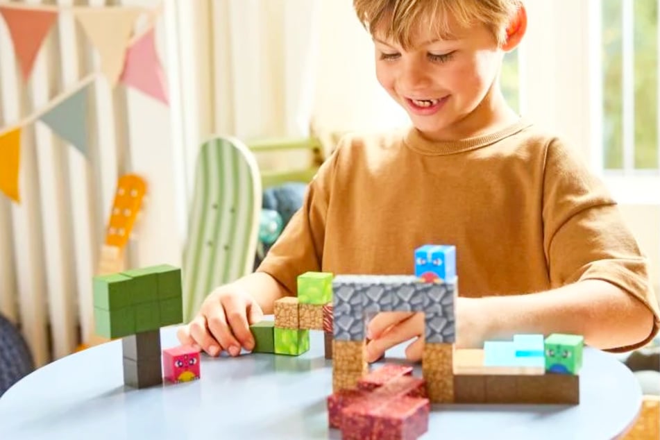 Bei Lidl gibt's ab Montag (9.3.) diese magnetischen Bausteine für Kids