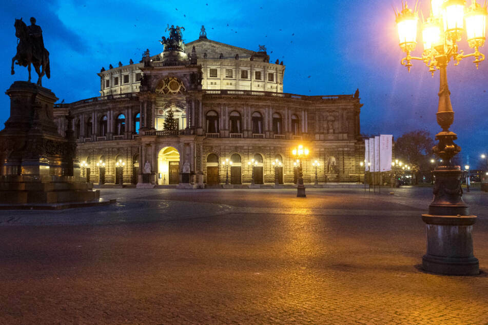 Die Semperoper in Dresden wird bis Ende März geschlossen bleiben.