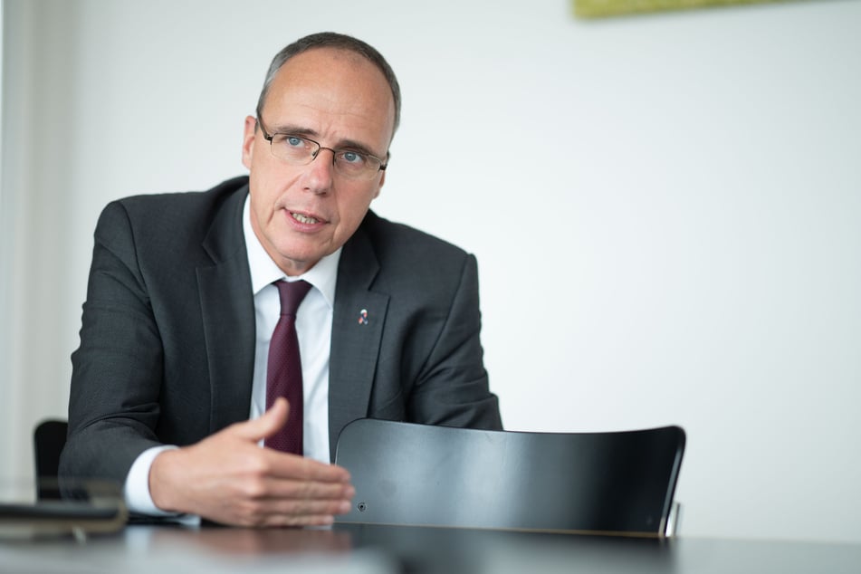 Peter Beuth (55, CDU), Innen- und Sportminister von Hessen.