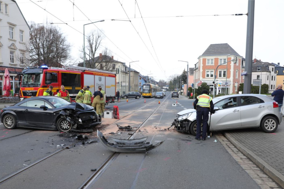 Auf der Karlsruher Straße ging nach dem Unfall erstmal nichts.