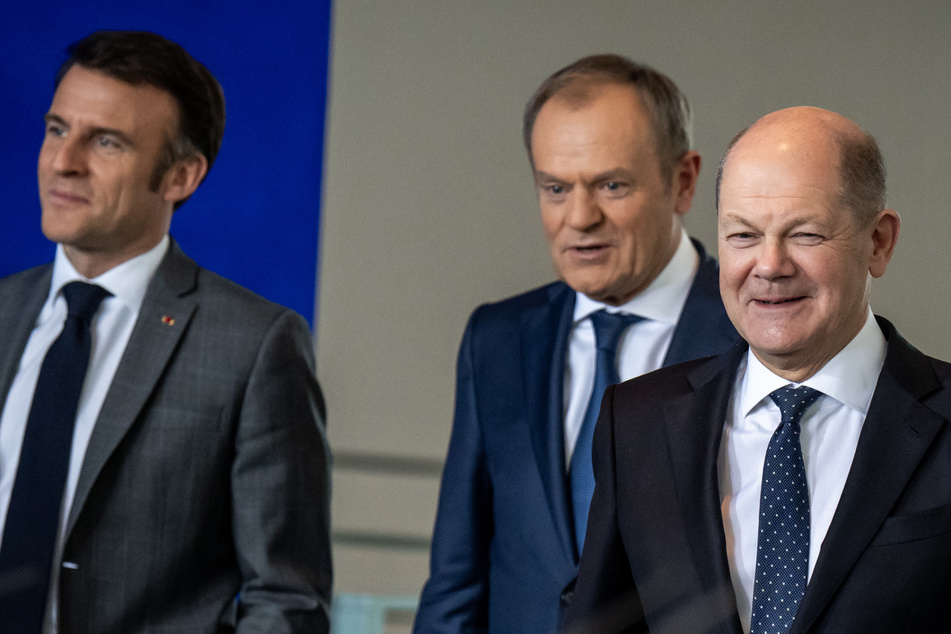 Bundeskanzler Olaf Scholz (65,SPD) traf am Freitag mit Frankreichs Präsident Emmanuel Macron (l., 46) und Polens Regierungschef Donald Tusk (66) zusammen.