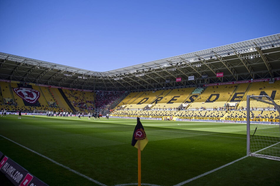 Vlogger und Babys müssen bei Dynamo Dresden in der neuen Saison daheim bleiben.
