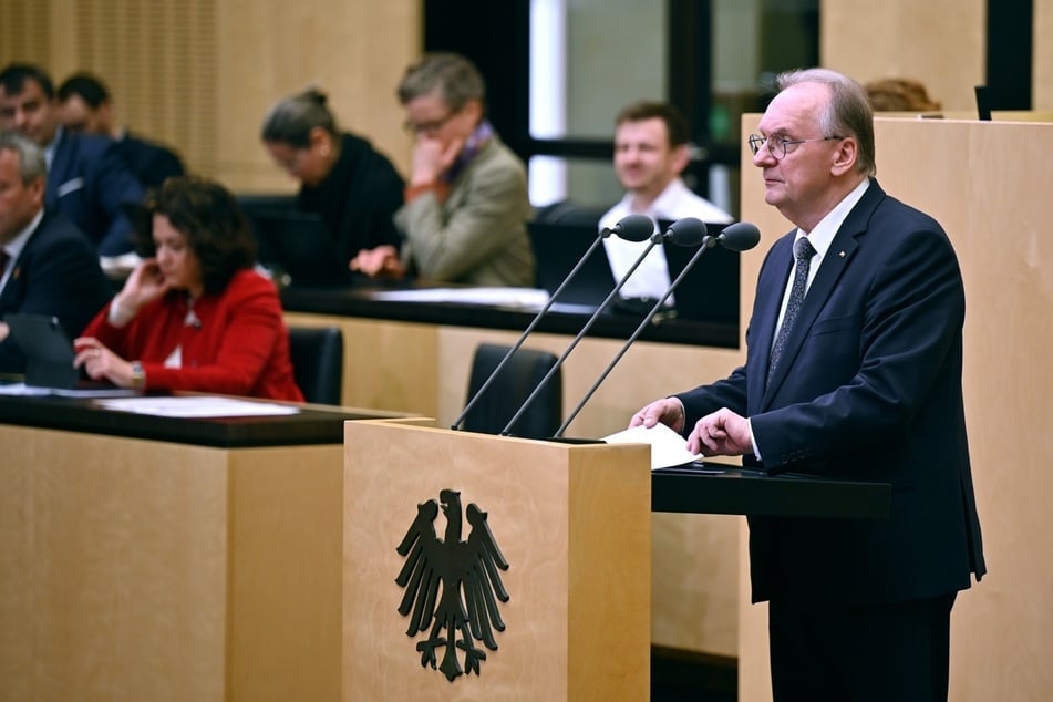 Sachsen-Anhalts Ministerpräsident Reiner Haseloff (71, CDU, r.) möchte eine Koalition aus CDU und SPD.