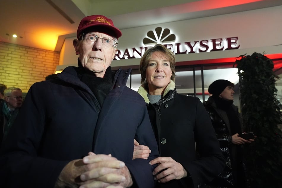 Eugen Block (85), Vater von Christina Block (r.) und Gründer der Steakhauskette "Block House", beim Neujahrsempfang der Block Gruppe im Hotel "Grand Élysée".