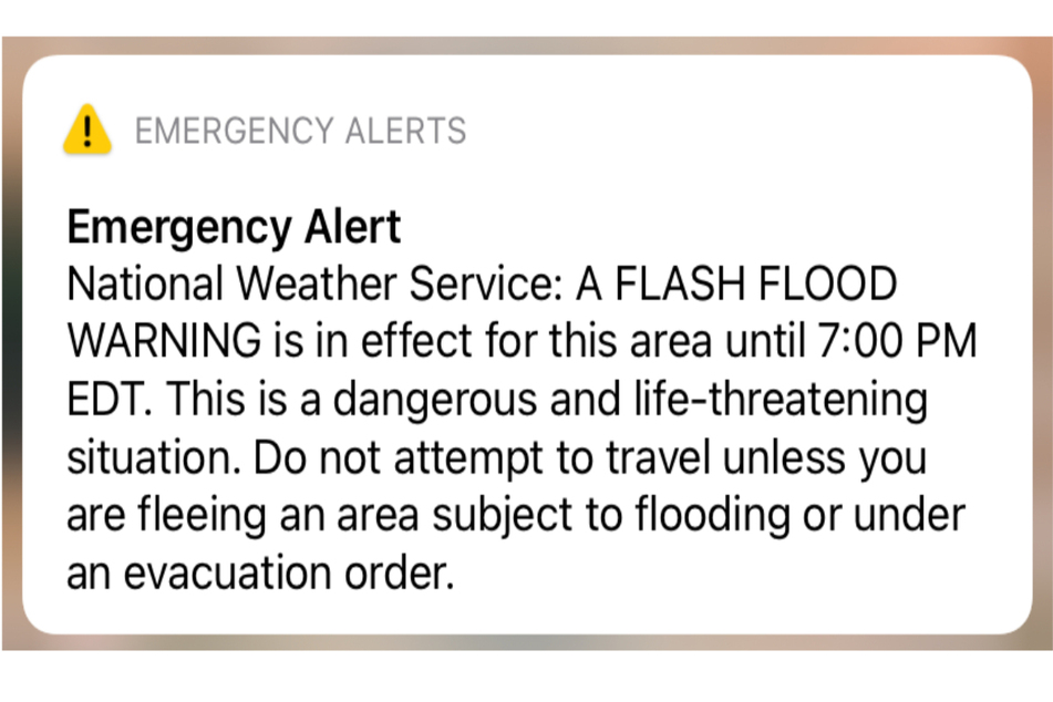 Apple users got an Emergency Alert only minutes before the flooding overtook subway stations in New York.