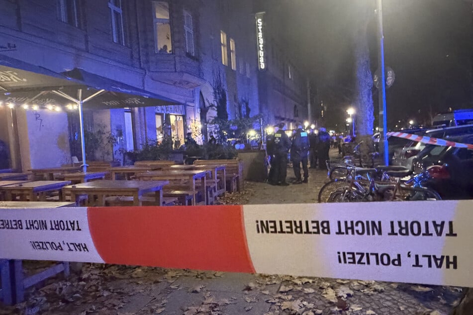 Die Polizei sicherte den Bereich im Prenzlauer Berg ab.