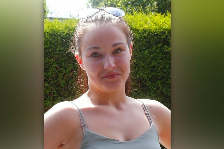 Angelina (15) aus Bonn ist seit dem 22. September verschwunden.