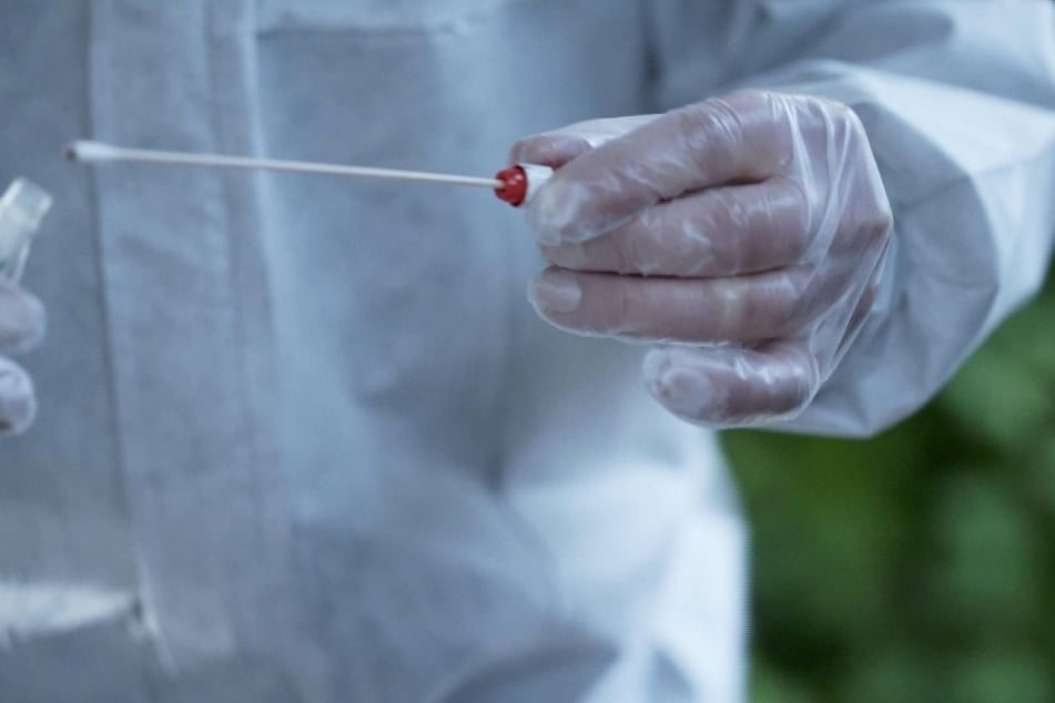 Viele kleine Beweise konnten den Täter überführen. Einen Mord konnte man ihm allerdings nicht nachweisen. (Nachgestellte Szene)