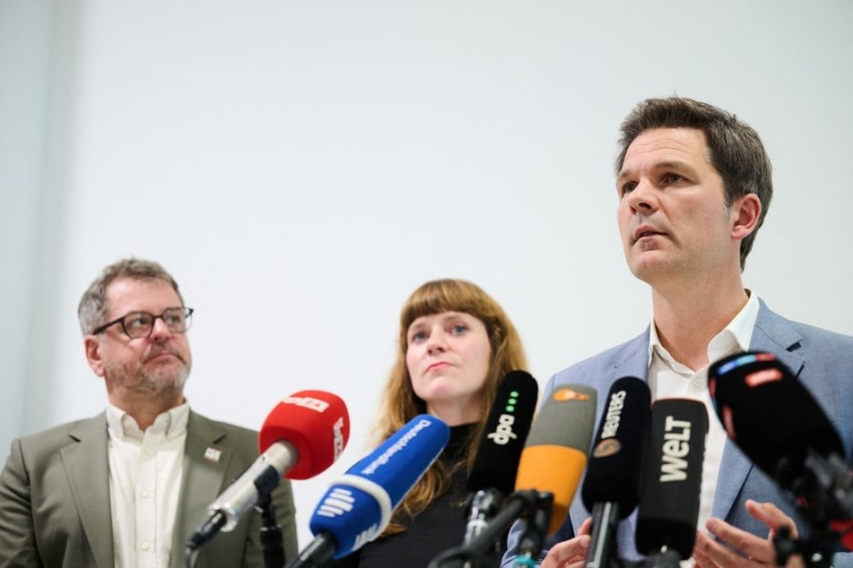 SPD und Grüne setzen die Sondierungen mit der Linken vorerst aus.