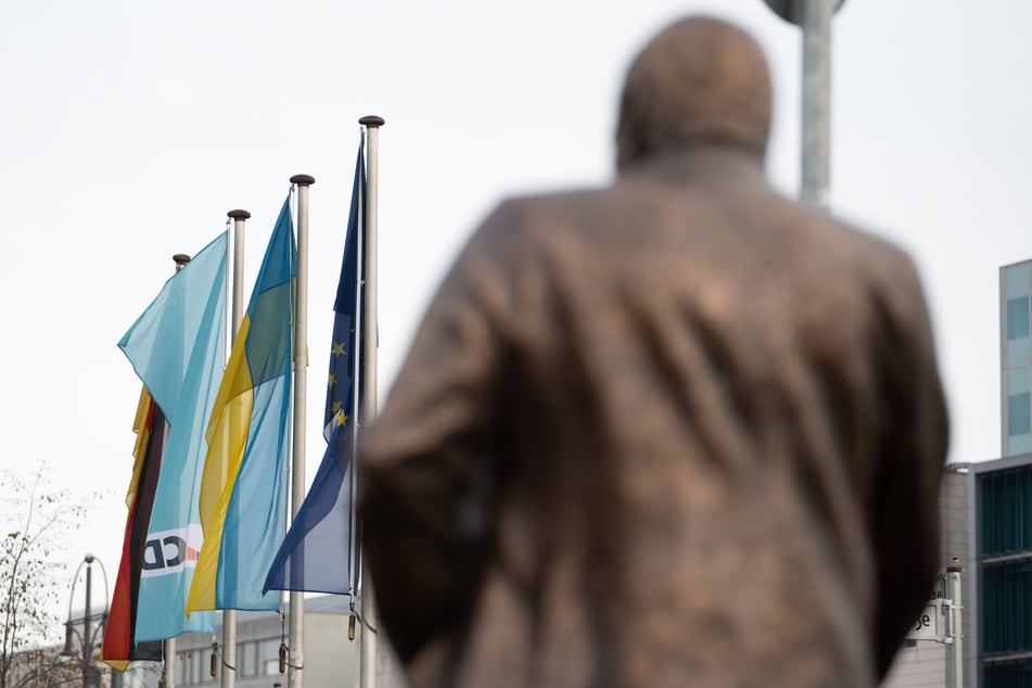 Als "letzten Helden der CDU" bezeichnet eine Gruppe von Aktivisten den getöteten Lübcke