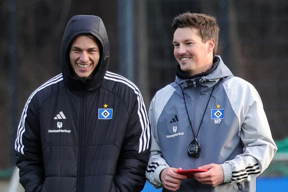 Vorerst übernimmt Merlin Polzin (33, r.) das Ruder beim Hamburger HSV.