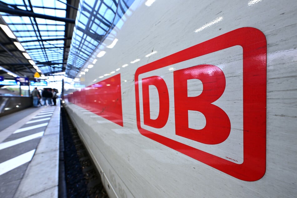 Die Bundespolizei rechnet an Pfingsten mit vielen Reisenden und gibt Tipps für sichere Bahnfahrten. (Archivbild)