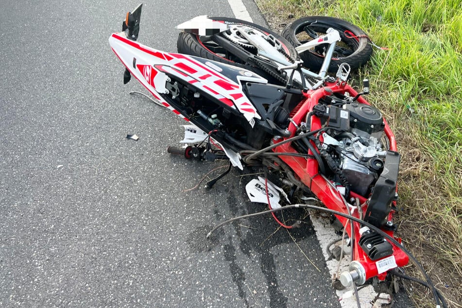 Horror-Unfall kostet zwei 16-Jährige das Leben: Biker sterben bei Frontalkollision