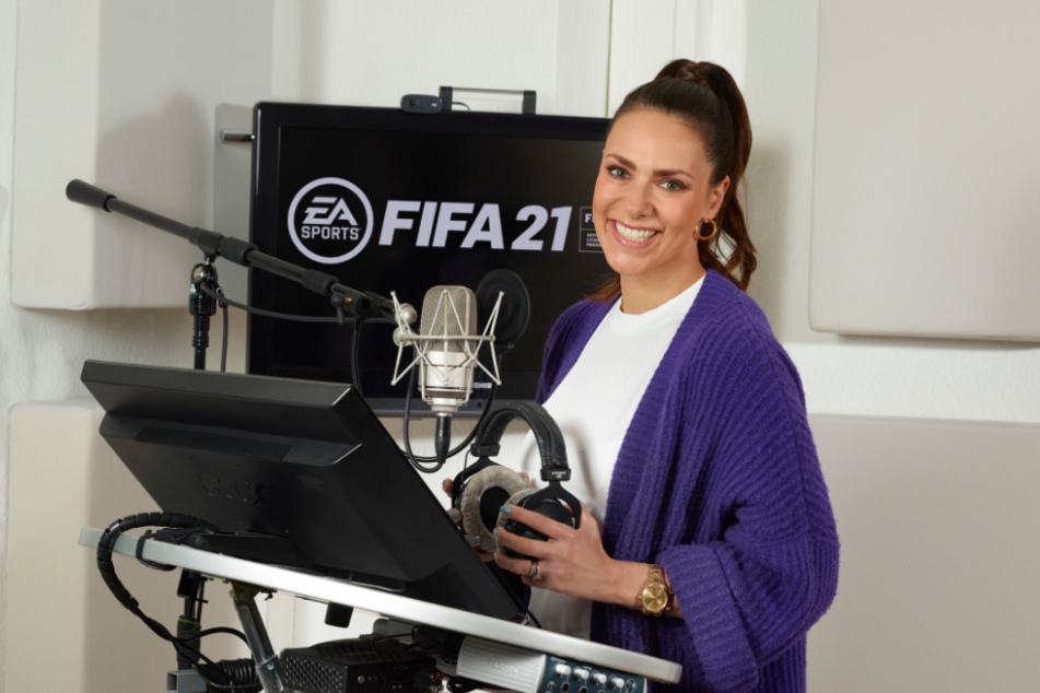 Esther Sedlaczek (34) wird bei FIFA 21 zu hören sein.