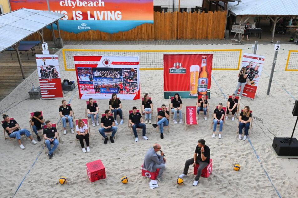 Der DSC hatte am Mittwoch zur Teamvorstellung auf dem Citybeach Dresden eingeladen.