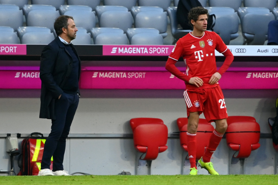 Hansi Flick (56) kann wieder auf Thomas Müller (31) zurückgreifen.