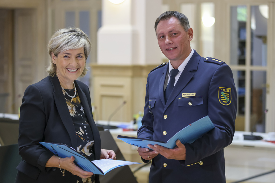 MDR-Intendantin Karola Wille (62) und Mirko Göhler, Prorektor der Hochschule der Sächsischen Polizei, streben eine bessere Zusammenarbeit zwischen Medienschaffenden und der Polizei in Sachsen an.