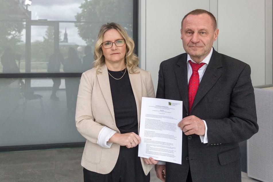 Manuela Sipli (51) und Stefan Windau (66) von der KV Sachsen senden ihre Resolution auch an die Bundesregierung.