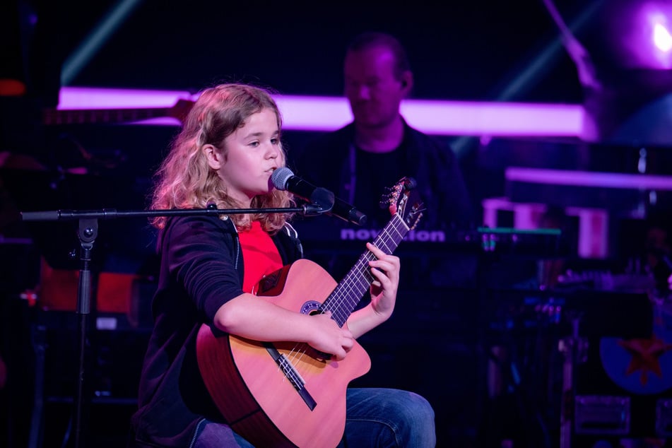 Mit elf Jahren begeisterte Dresdner Hans Tröger schon die Zuschauer von "The Voice Kids" mit Gesang und Gitarrenklängen.
