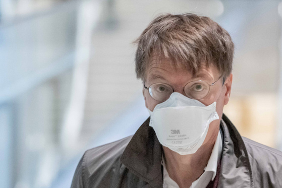 Der studierte Mediziner und Politiker Karl Lauterbach (58) erwartet eine dritte notwendige Corona-Impfung.