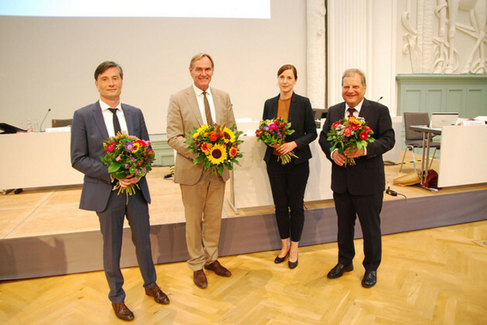 Von links: Heiko Rosenthal, Oberbürgermeister Burkhard Jung, Vicki Felthaus und Prof. Dr. Thomas Fabian.