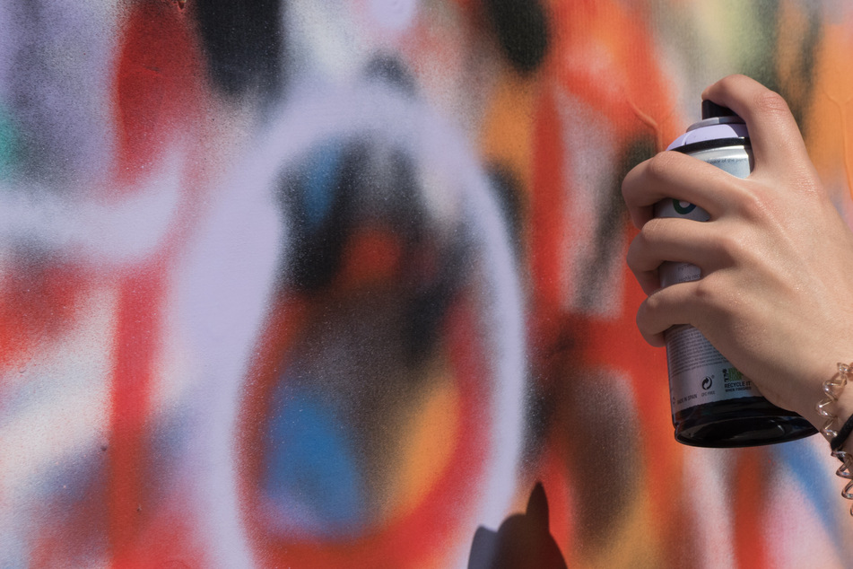 In Chemnitz fasste die Polizei drei mutmaßliche Graffiti-Sprayer. (Symbolbild)