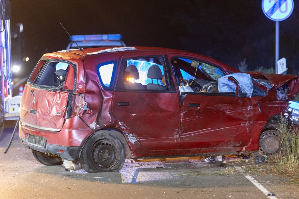 Tödlicher Crash auf der B47: 30-Jähriger kracht in Leitplanke und stirbt