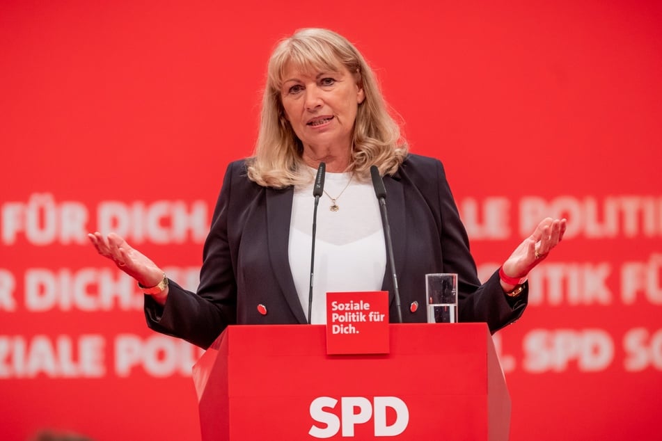 Petra Köpping (67) wurde mit großer Mehrheit zur stellvertretenden Parteichefin der SPD gewählt.