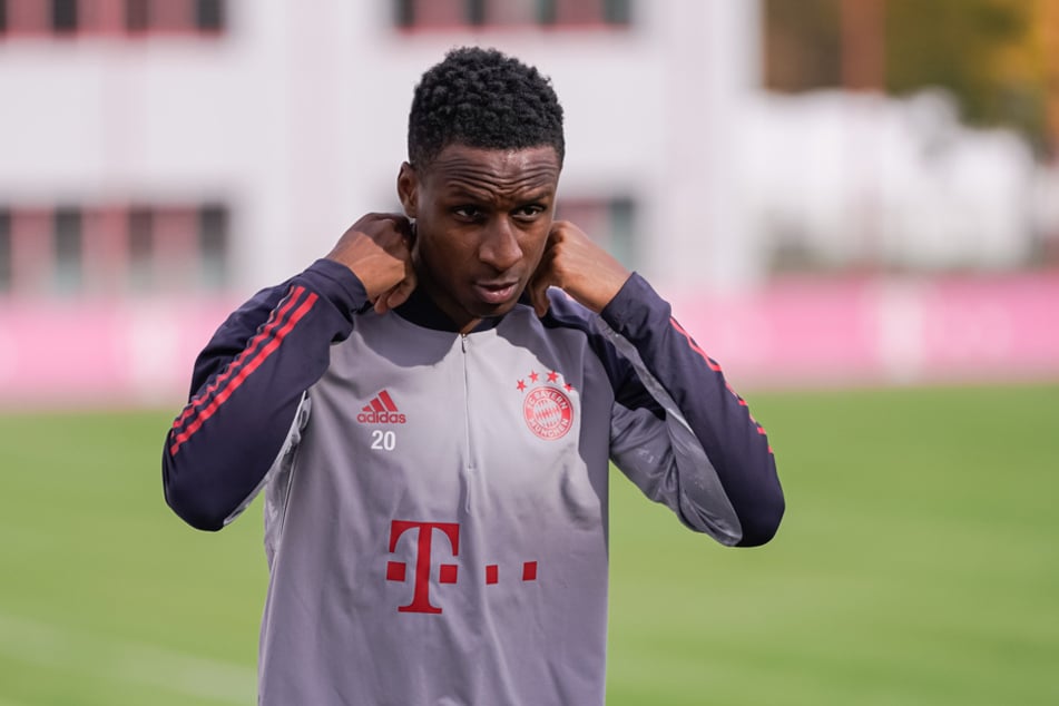 Der Rechtsverteidiger Bouna Sarr (28) durfte aus medizinischen Gründen nicht zur französischen Nationalmannschaft reisen.