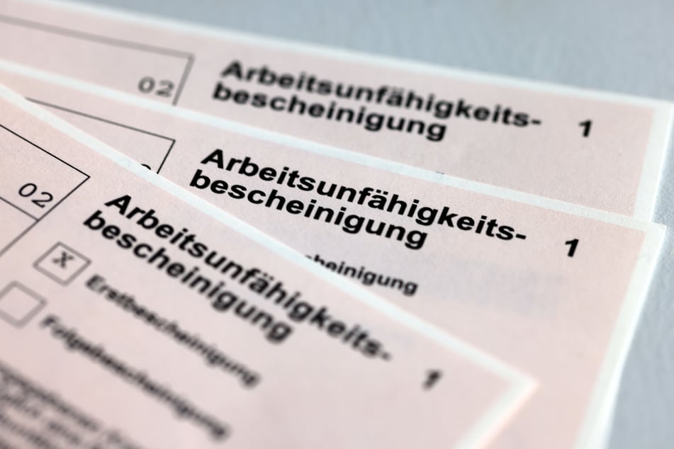 Im Durchschnitt wurden in Nordrhein-Westfalen im Jahr 2022 je Arbeitnehmer 23,3 Fehltage durch Krankschreibung registriert.