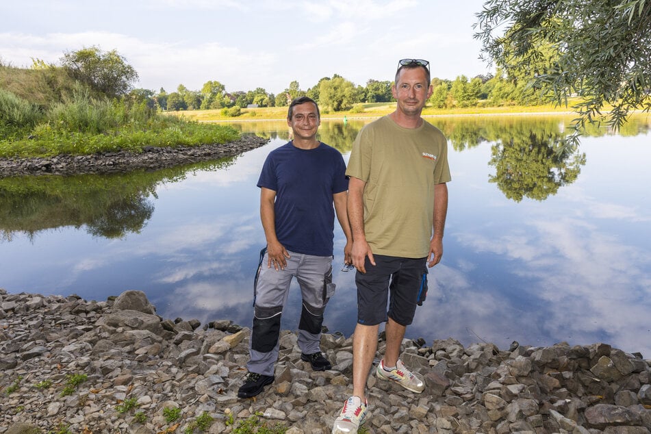 Die Gartentechniker Robert Weise (45) und Tobias Kopitz (40) retteten einen Mann vor dem Ertrinken.