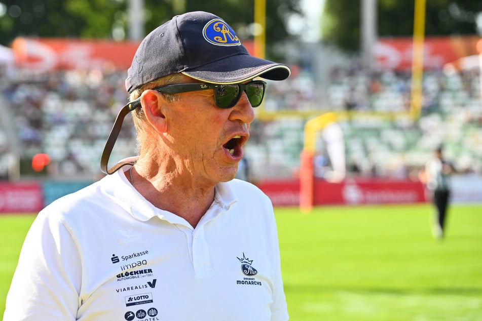 Greg Seamon (70) konnte mit dem Auftritt seines Teams - im Gegensatz zu den meisten anderen Spielen - nicht zufrieden sein.