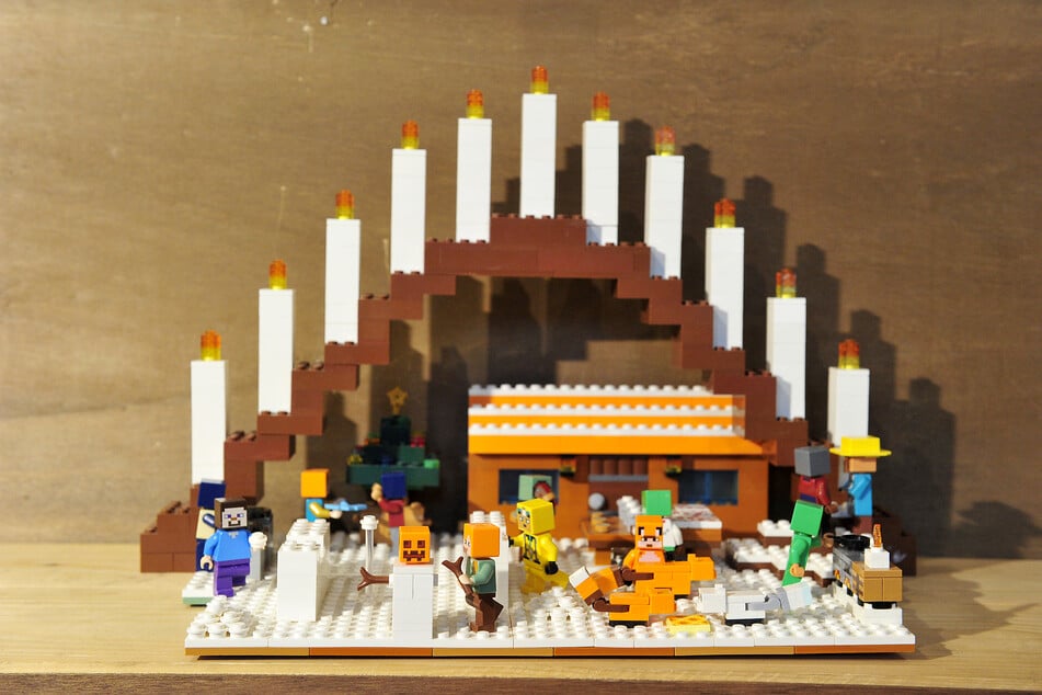 Dieser bunte Schwibbogen zeigt, wie kreativ Kinder die Tradition interpretieren.