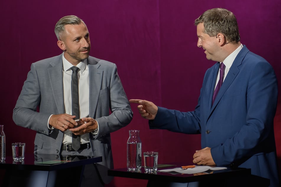 Bei CDU und AfD gäbe es derzeit wohl Gespräche über mögliche Seitenwechsler.