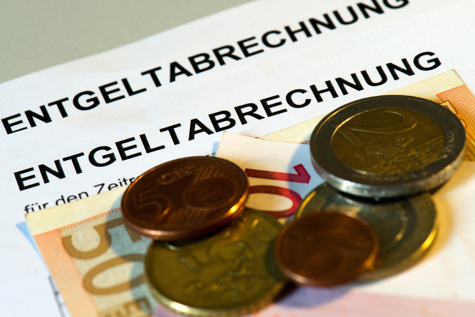 Abstand bei Bruttoverdiensten in NRW 2020 etwas kleiner geworden