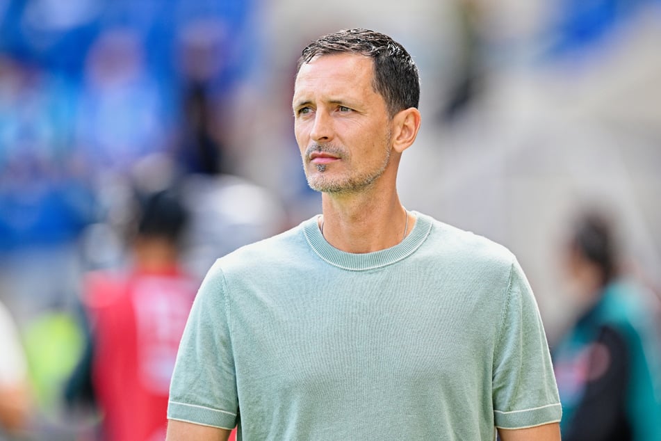 SGE-Coach Dino Toppmöller (44) muss am Samstag gegen Gladbach womöglich seine Abwehrreihe ein wenig umstellen.